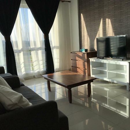 Homestay De Putra Каджанг Екстериор снимка