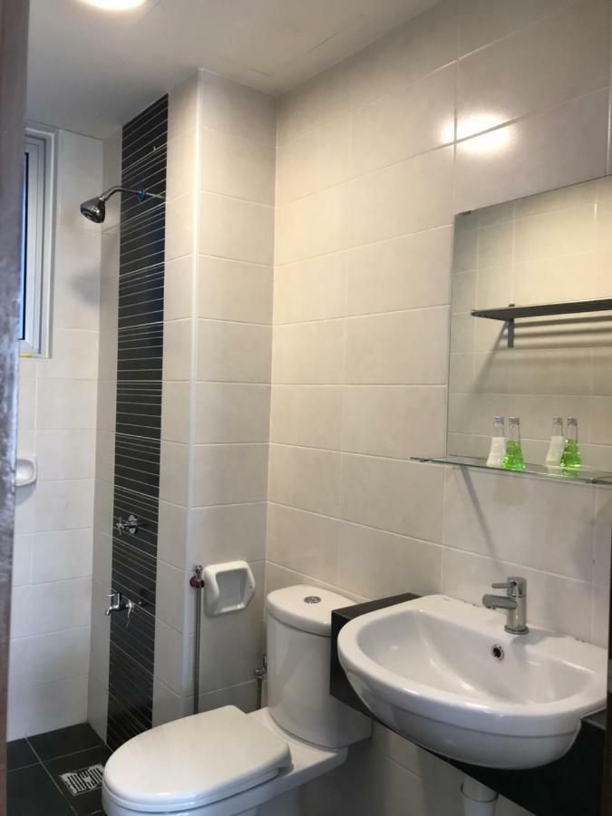 Homestay De Putra Каджанг Екстериор снимка