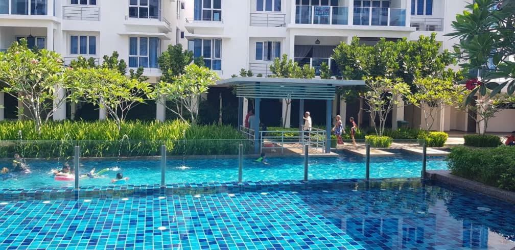 Homestay De Putra Каджанг Екстериор снимка